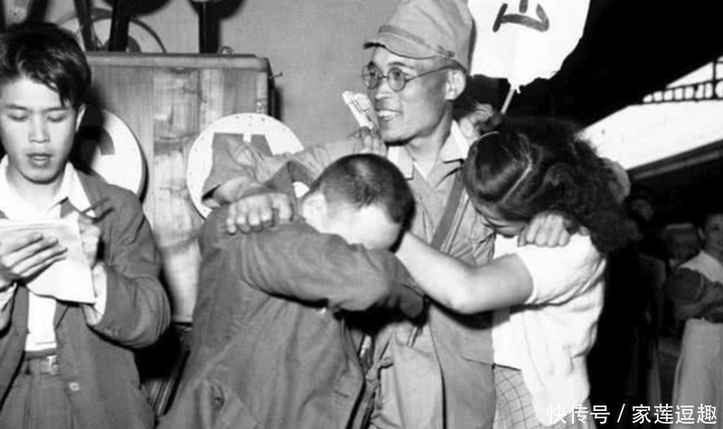 妻子|日本投降后，士兵回家，他们的妻子是如何迎接的？说出来你别不信