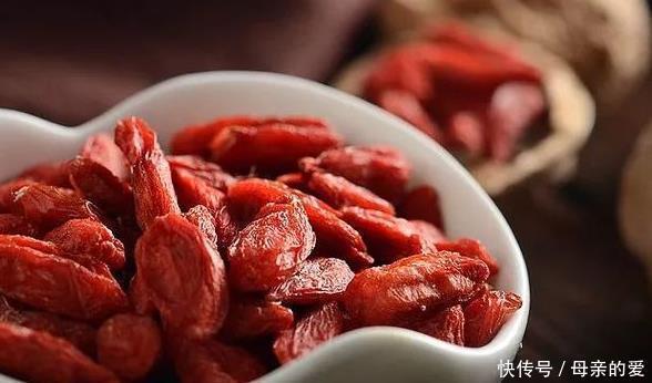 安神助眠|你知道枸杞的最佳吃法吗欺骗了国人多年的吃法,难怪一直没效果