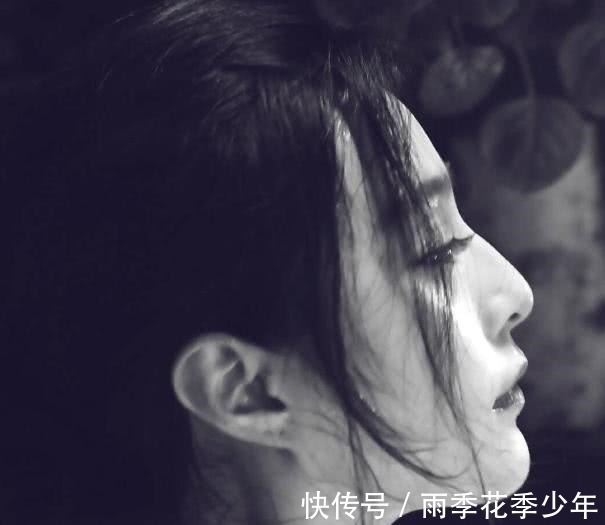 镜头|“王牌女郎”费费火了,得知她的真实身份,网友:难怪镜头这么多