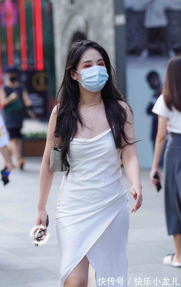 连衣裙 时尚的连衣裙美女,优雅舒适一步到位,时尚优雅