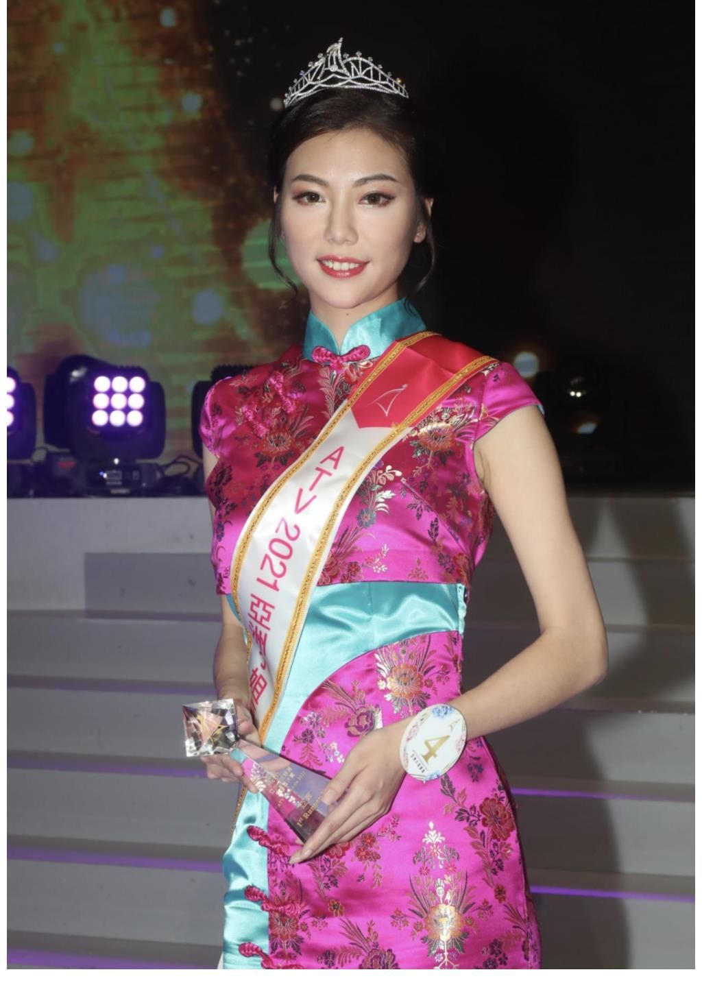 亚视|2021亚姐香港区三甲诞生，20岁学生成双料冠军，16位佳丽半数获奖