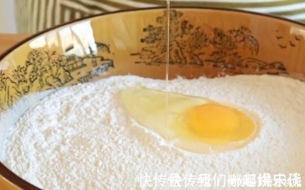 做法|不要在油炸油条了,教你个新做法,不添加添加剂,做法简单