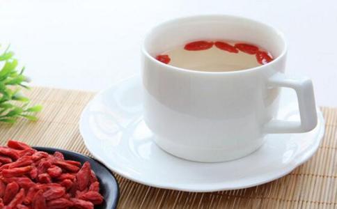 有功效|睡前吃“枸杞”比人参都厉害什么时间吃枸杞才能发挥最大功效