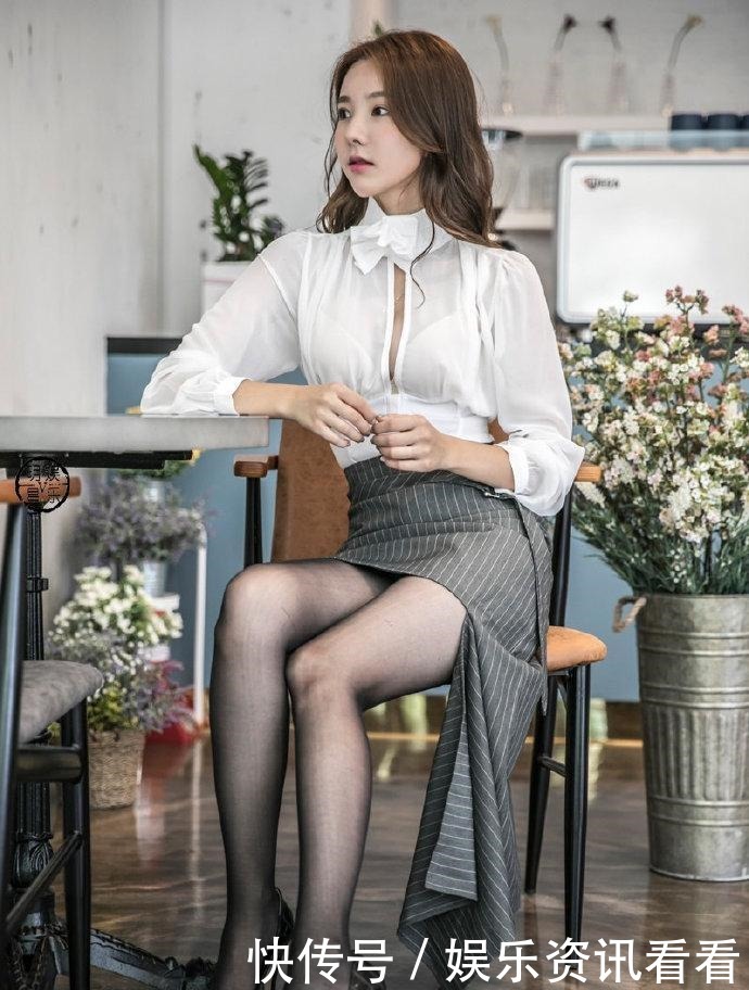 小姐姐|职业装也可以穿出清纯小妹妹的感觉