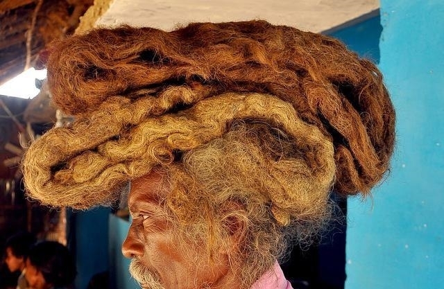 萨卡勒|见过1米83的脏辫儿吗?印度老头因梦中“旨意”40年不洗不剪头发