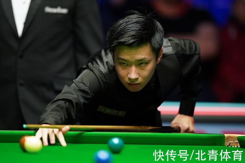 趙心童|挺進四強！對手說他從不做安全球，“火箭”贊他“斯諾克費德勒”