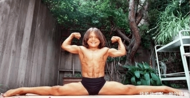 踢腿|世界上最强壮男孩,每天600个俯卧撑,长大后肌肉男变成胖小子