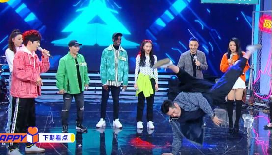  王一博|《天天兄弟》后期多照顾王一博？看清出场时的背景色，细节全是爱