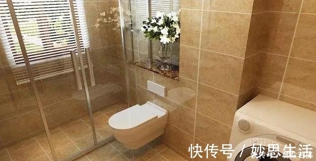 卫生间|师傅在卫生间砌半堵墙，邻居看后竟赖着不走，非要师傅去她家装