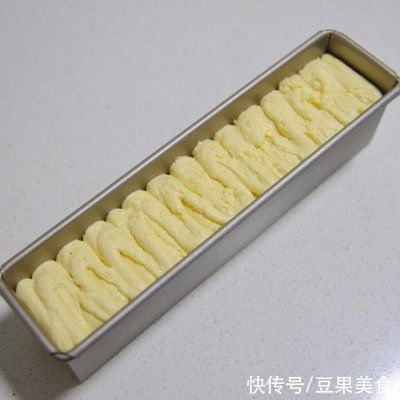 回味无穷的抹茶双色磅蛋糕来拯救你的胃