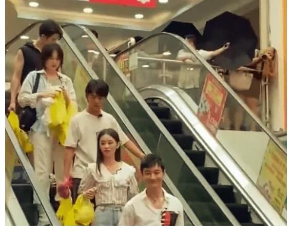 向往生活|《中餐厅5》放映时间以出!全员海报亮相,龚俊坐在最边上!