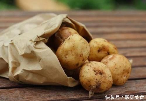 土豆发芽了没办法吃,但是却有大用处,别傻傻扔掉了