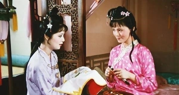 薛宝钗&林黛玉午睡,贾宝玉午睡,两个小故事,拉开了宝钗与黛玉的差距