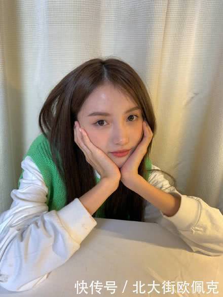 林小宅用企业家圈粉,花三万送口红给队友,无缘出道却是大赢家