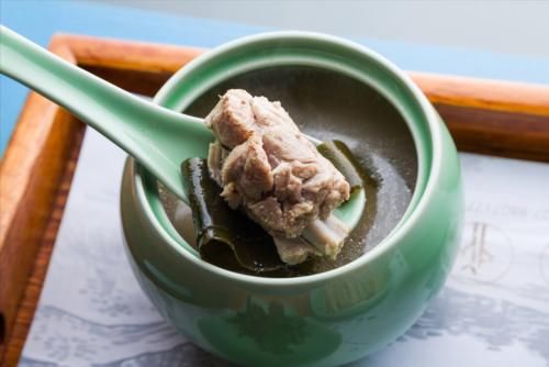 滋补|夏天这菜别放过，6块钱买一斤，补碘又补铁，炖汤喝鲜美又滋补