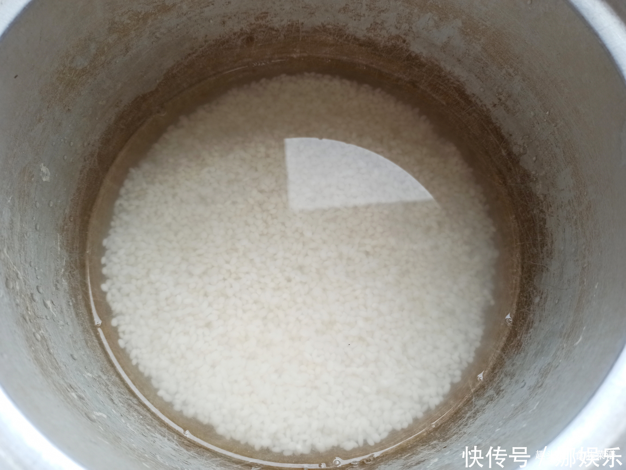 1碗糯米1碗红豆,教你软糯香甜的糯米糕,做法简单,孩子最喜欢吃