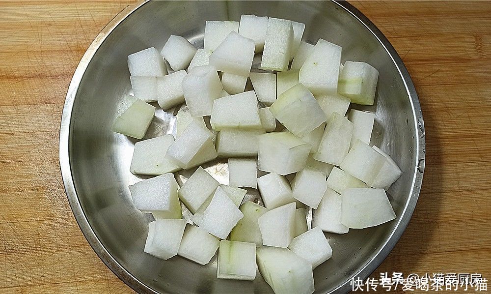 砂锅|冬瓜别再烧烫了，用砂锅这样做，好吃爽口做法简单一大锅不够吃