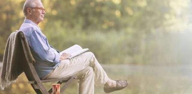 长寿老人|100岁长寿老人的健康秘诀,从来不碰一件事,长寿并不难