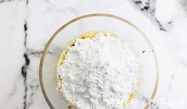 老何说菜丨趁热吃,好吃到停不下来的炸酥肉!