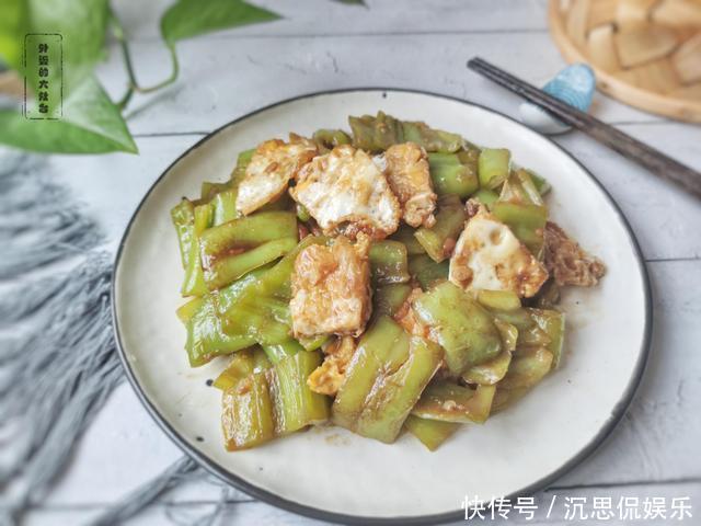 核桃油|吃了半辈子鸡蛋,第一回见这种做法,当菜又当饭,干香入味又好吃