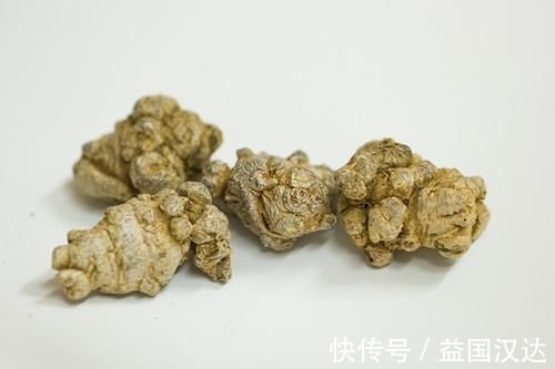 八角|误吃中药，查出肝脏受损，中医提醒：2种中药会伤肝，别盲目服用