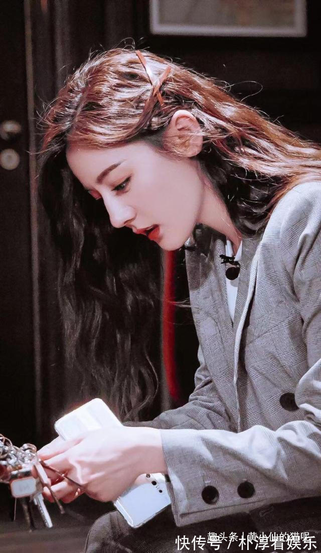 短发|奔五的女人,这3款“发型”尽量不要留,土气又显老,还显脸大