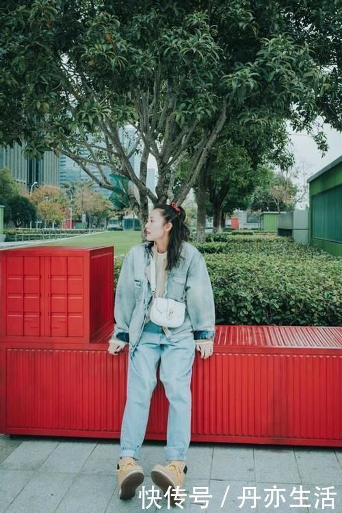 雾霾|皮肤暗黄的女人,建议多穿这3个高级色,减龄显白不止一点点