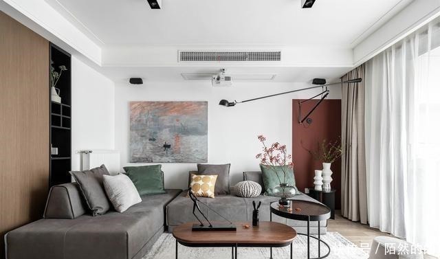 收纳|越来越多人放弃电视墙,学他家打一排柜子,美观实用两不误!聪明!