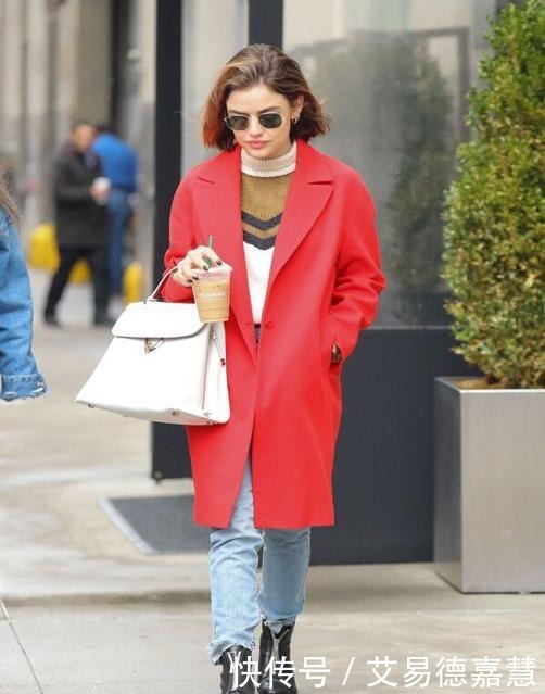 女人|女人过了45岁,买大衣尽量避开这4种廉价色,俗气显老谁穿谁丑