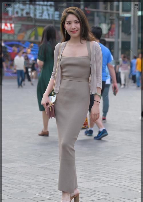 只有穿上它，可以让你拥有超高的回头率——针织长裙