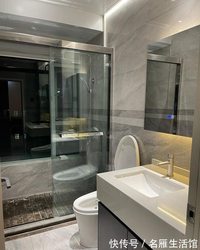 安装|终于装修结束,全屋简洁又漂亮,全屋定制的柜子,一家人都夸赞