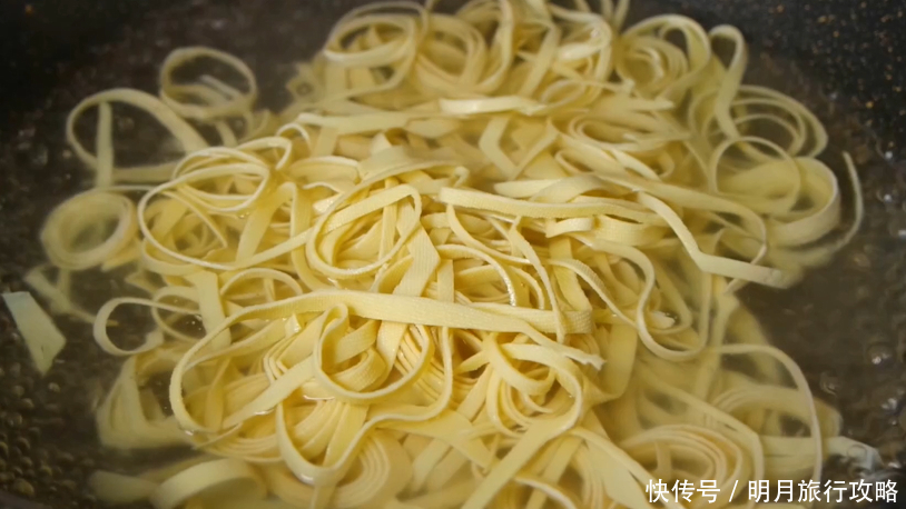 做法|豆腐皮最好吃的做法,不用炒,不涮火锅,吃一次就念念不忘