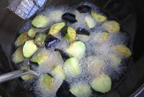 素食|茄子是胃病的“发物”?医生提醒:少吃2种素食,胃或能慢慢变好