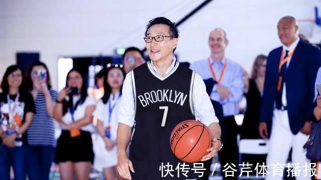 NBA老板财富榜!鲍尔默744亿傲视群雄,蔡老板身价让人羡慕