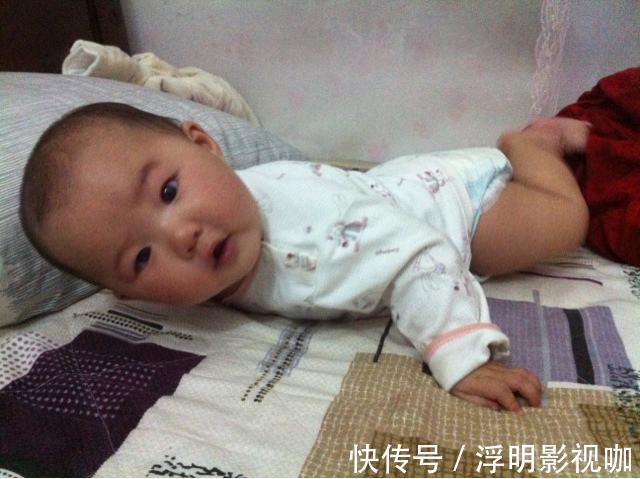 翻身|宝宝几个月之后才会翻身你或许真不知道,今天来告诉各位答案