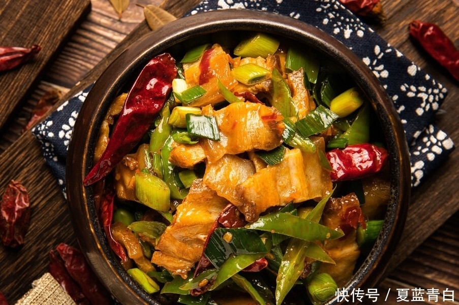 分享|回锅肉怎么做好吃又正宗?川菜大厨分享做法,肥而不腻软糯鲜香