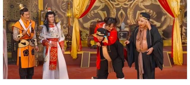 孫悟空|六小齡童馬德華合體登臺(tái)，網(wǎng)友看哭：齊天大圣也老了