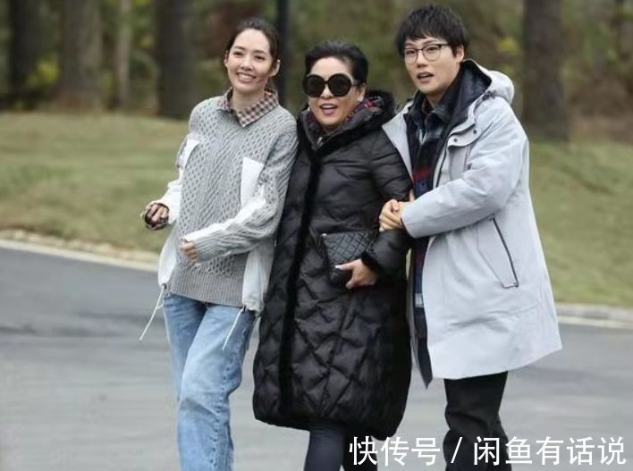 绗缝|向太胖得坦荡,穿羽绒服配小脚裤显富态,胖阿姨学她这样穿挺时髦