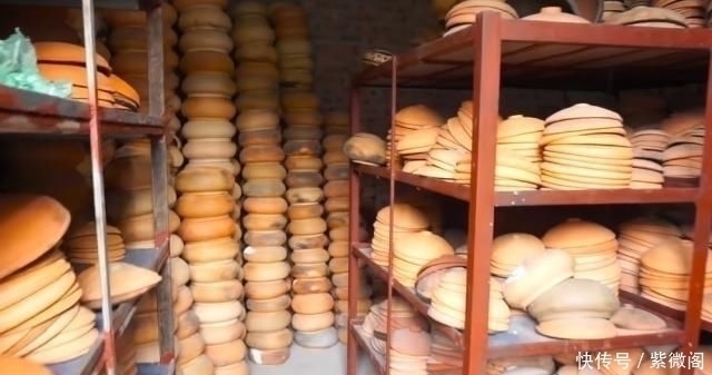 用掉|大爷一家卖传统“坛子肉”,一坛子要卖25,每天用掉300个坛子