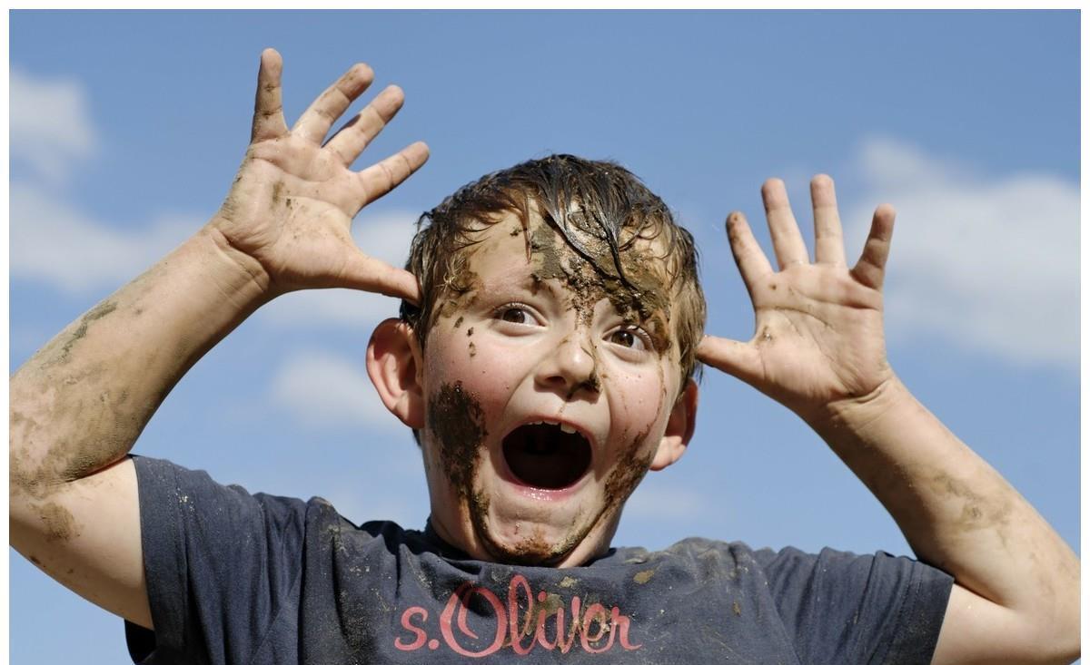 外婆|有这三点特性的家庭,容易养出不自信的孩子,请对照自查