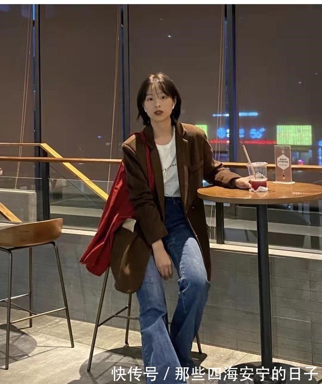 皮鞋 时尚穿搭喇叭牛仔裤怎么搭配上衣和鞋子好看!