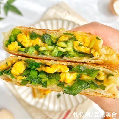 皮薄馅大|免揉面版韭菜盒子??皮薄馅大太好吃啦