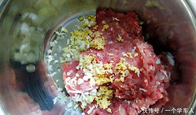 谁说馄饨只用肉,我家馄饨馅只用一半肉加一半它,比卖的鲜百倍