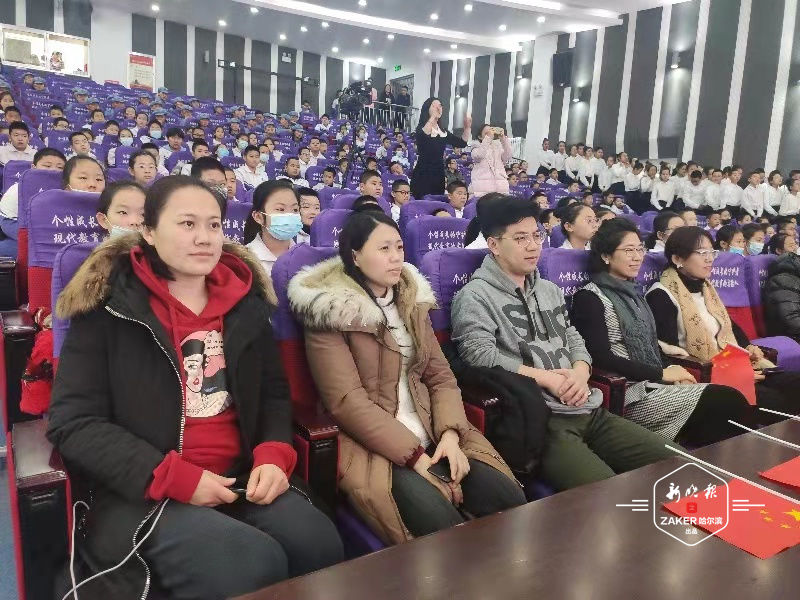 红色|演唱红色经典,传承“一二?九”精神!市实验学校紫冰花合唱团首演