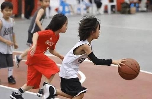 长高|新版“儿童身高指标”出炉,10岁140算矮了,家长:怎么长的