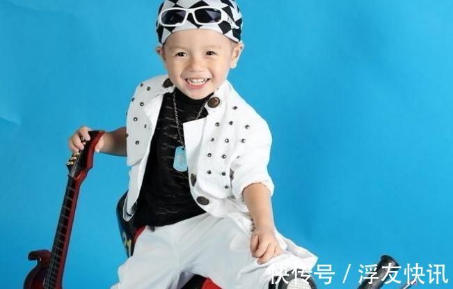 小心灵|夸奖孩子要讲究方法,很多家长用错了,效果反而不好