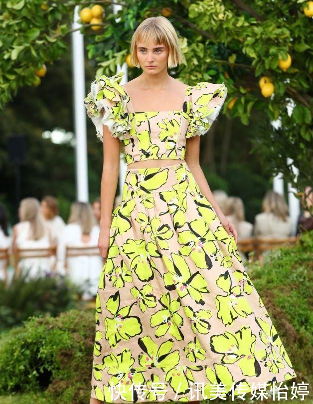 t台|这场夏日服装秀太酷了,把T台搬到了植物园里,女孩们宛如精灵!