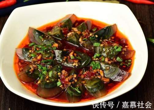 油泼辣子|过年做凉拌皮蛋,别少了3种调料,加上之后更美味,不腥不发涩