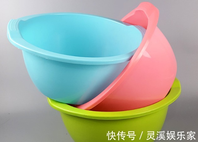 摩擦力|塑料盆易沾污渍难清洗教你4个妙招清洗塑料盆,顽固污渍轻松除