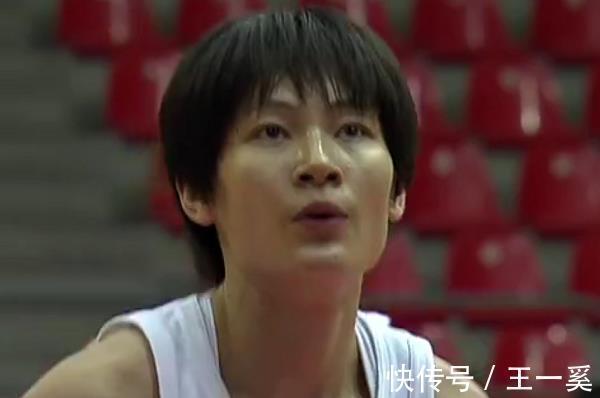 终极一战|中国女篮拒绝被逆袭,连续出手挽救危机,距离冠军仅剩终极一战